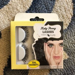 Katy Perry Lashes by eyelure